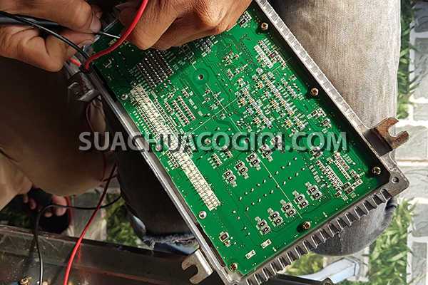 Sửa Hộp Đen Hitachi Zaxis ZX200