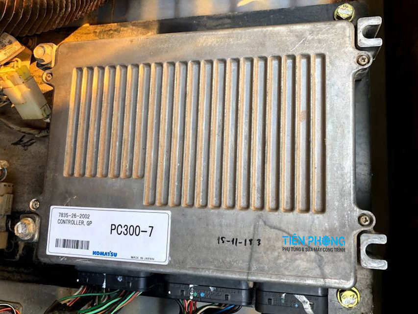 TIENPHONG Suahopden 4 e1599968050415 - Sửa Hộp Đen Máy Xúc - Máy Công Trình Trên Toàn Quốc